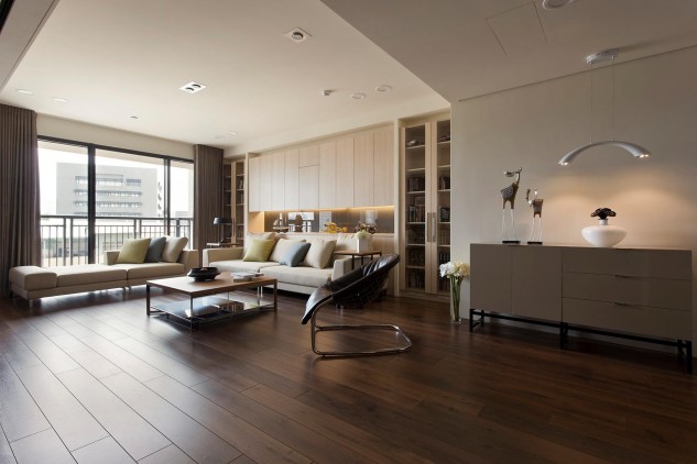 Chic Living Room Designs With Hardwood Floors