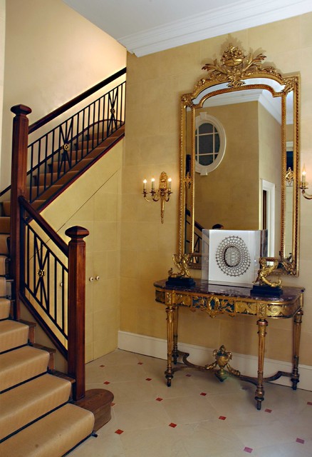 Beautiful Traditional Entry Design