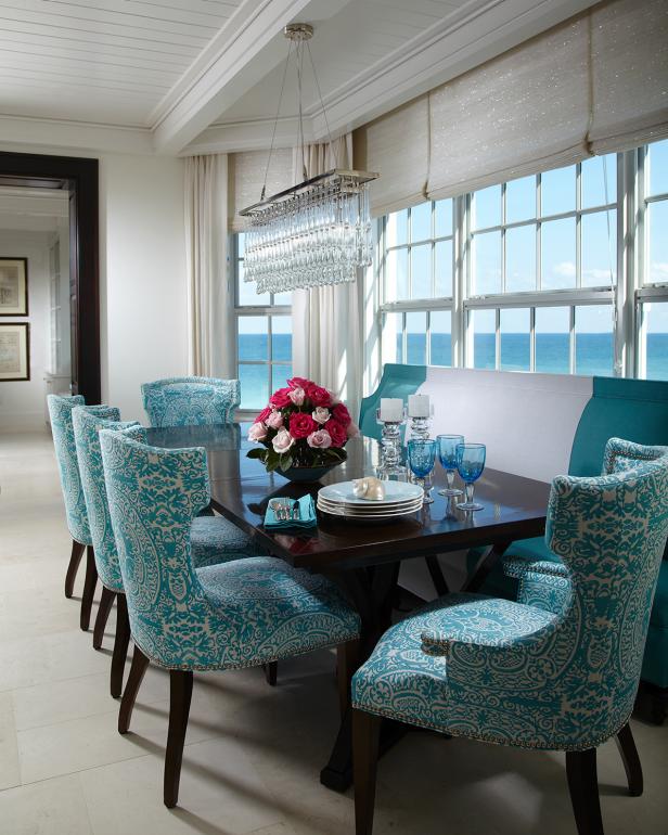 Blue-and-White-Tropical-Dining-Room