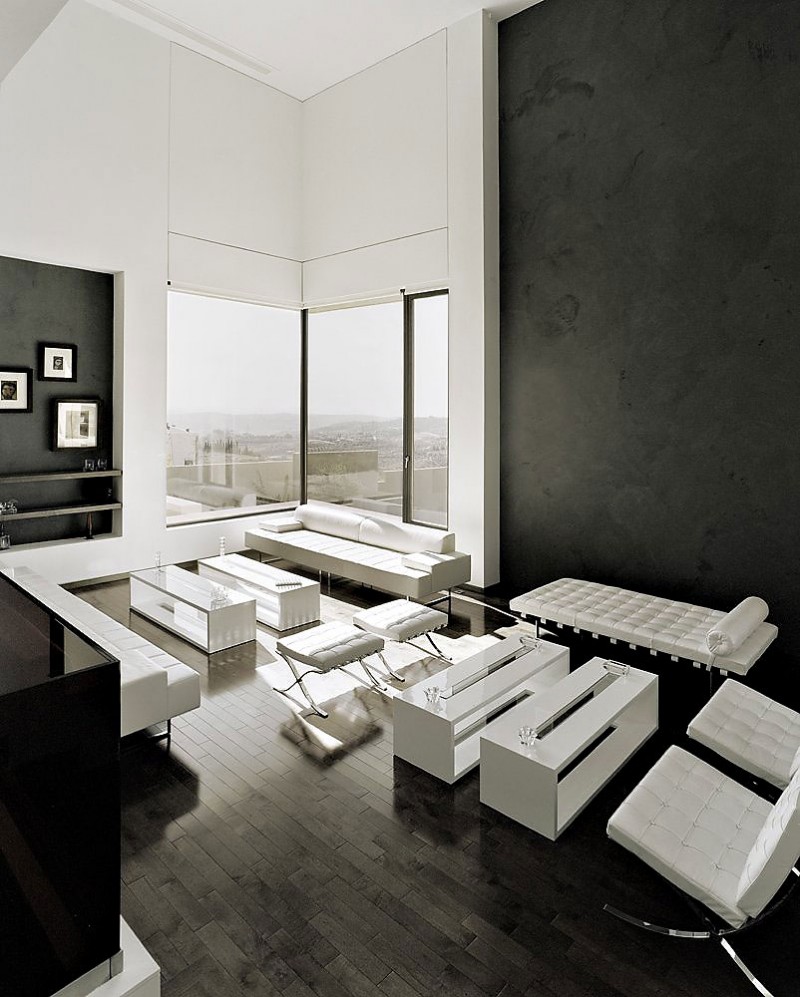 Classy Black And White Interior Design