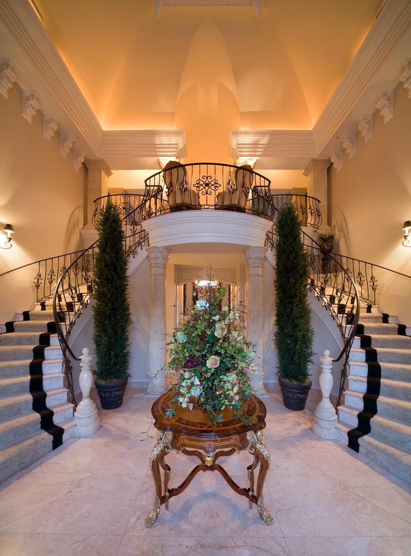 Classy Luxury Foyer Decorations
