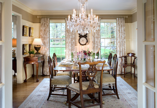 Cool Traditional Dining Room