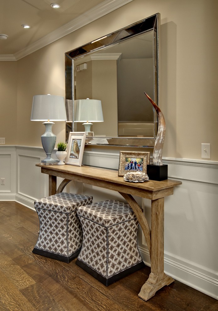 Graceful-Entry-Traditional-design-ideas-for-Round-Pedestal-Entryway-Table-Decor-Ideas