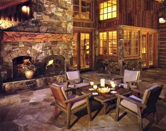 Lodge-outdoor-dining