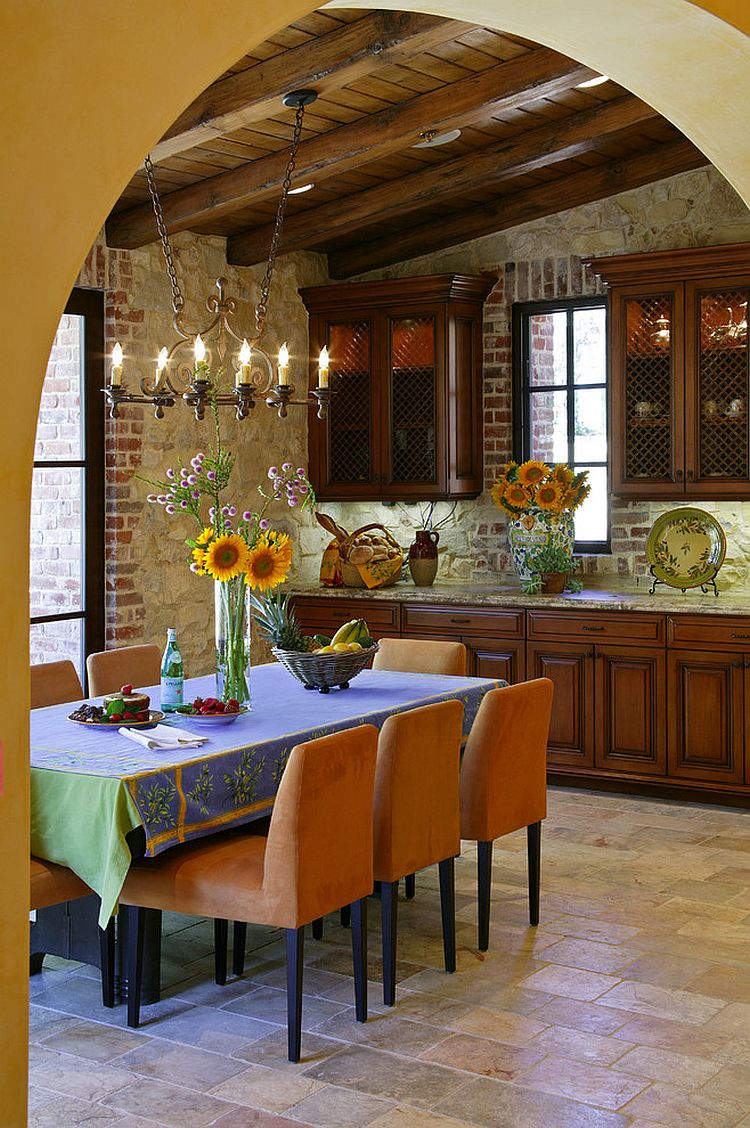 Natural-Mediterranean-Dining-Room-Design