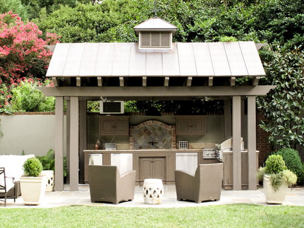 Nice-Traditional-Covered-Patio-Outdoor-Kitchen-Design
