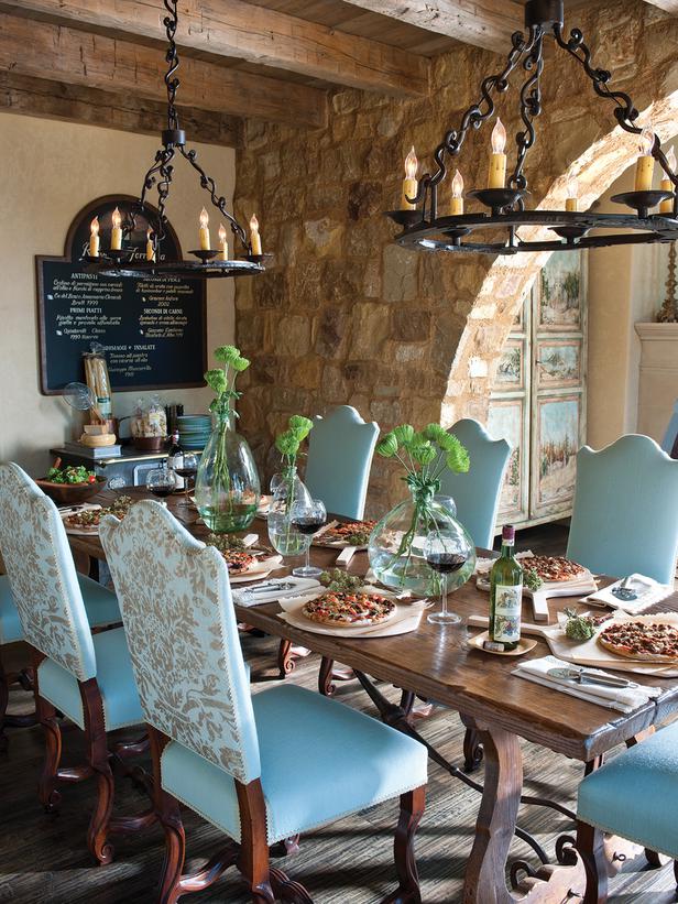 Padded-Mediterranean-Dining-Room-Design