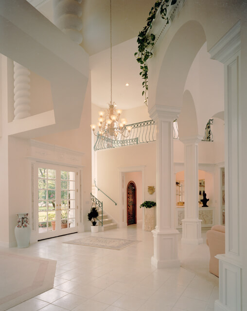 Stylish Luxury Foyer Decorations