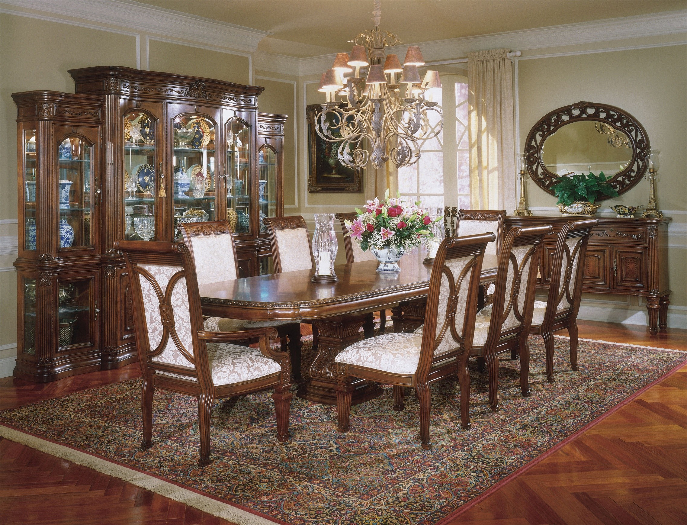 Stylish Traditional Dining Room
