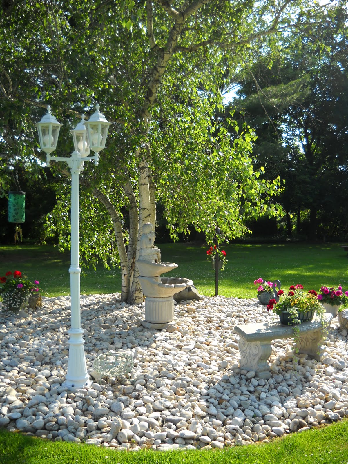 Victorian-Outdoor-Rose-Garden-Design-Ideas