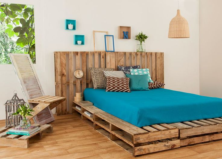 Wooden-pallet-bed-frame-for-your-bedroom