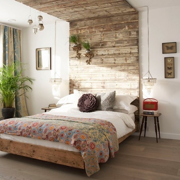 bedroom-decorating-ideas-wooden-pallet-headboard