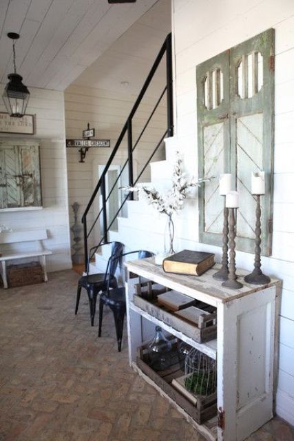 cozy-and-simple-farmhouse-entry-design