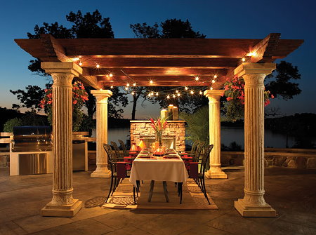 outdoor-dining-with-pergola