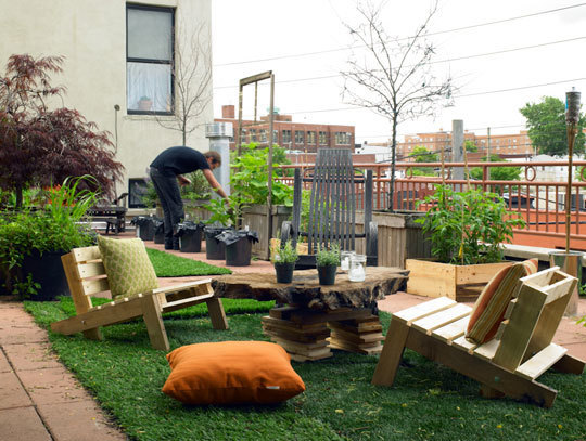rooftop-garden-design-in-small-apartment