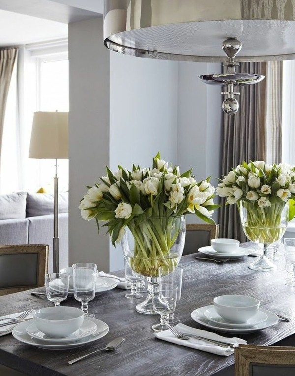 very-beautiful-table-decoration-with-Tulips