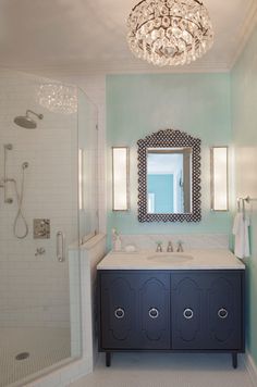Charming Eclectic Bathroom Design