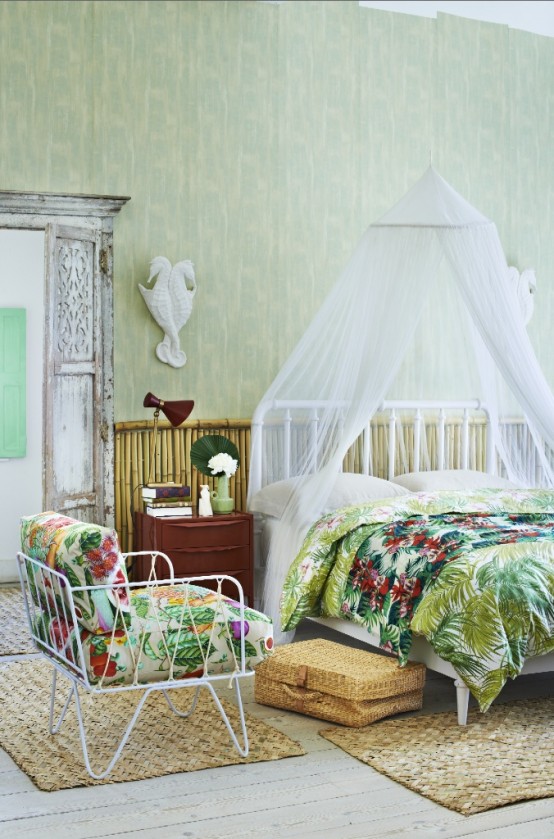 Dazzling Tropical Bedroom Design