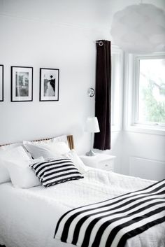 Lovely Black And White Bedroom Designs