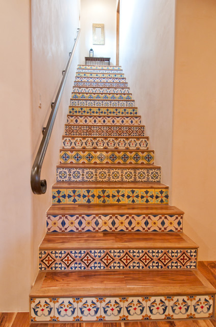 Lovely Mediterranean Staircase Design