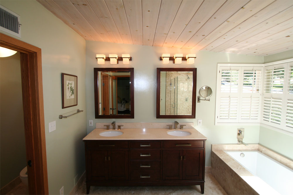 Stunning Craftsman Bathroom Design