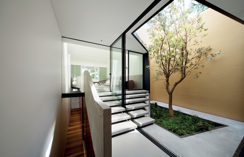 Stylish Indoor Courtyard Design