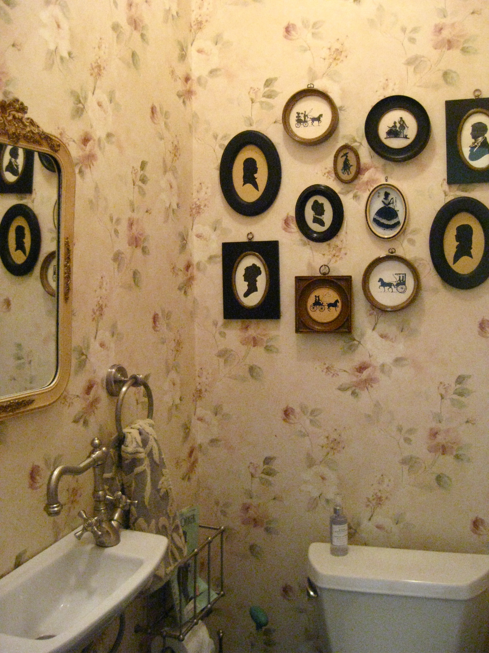 Victorian Style Powder Rooms Ideas