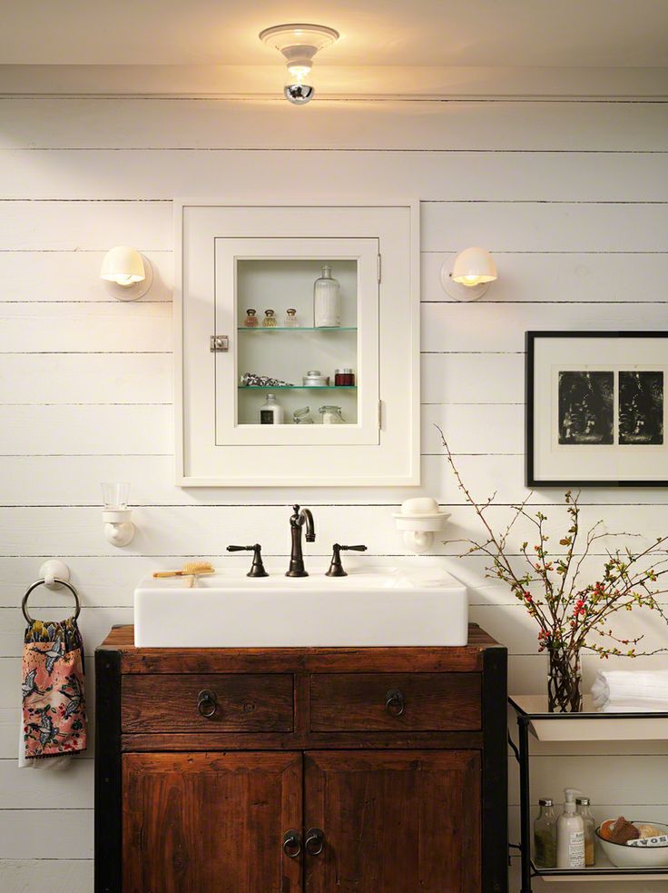 Beautiful And Relaxing Farmhouse Bathroom Designs