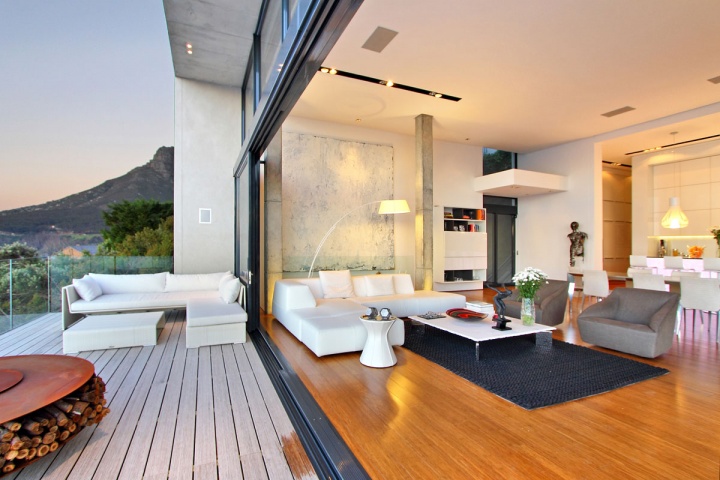 indoor-outdoor-living-space-combination