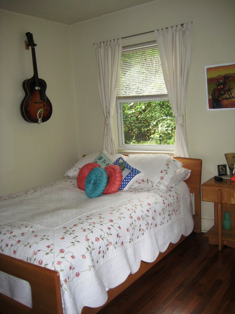modern-bedroom-interior