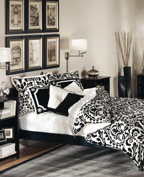 traditional-black-and-white-bedroom