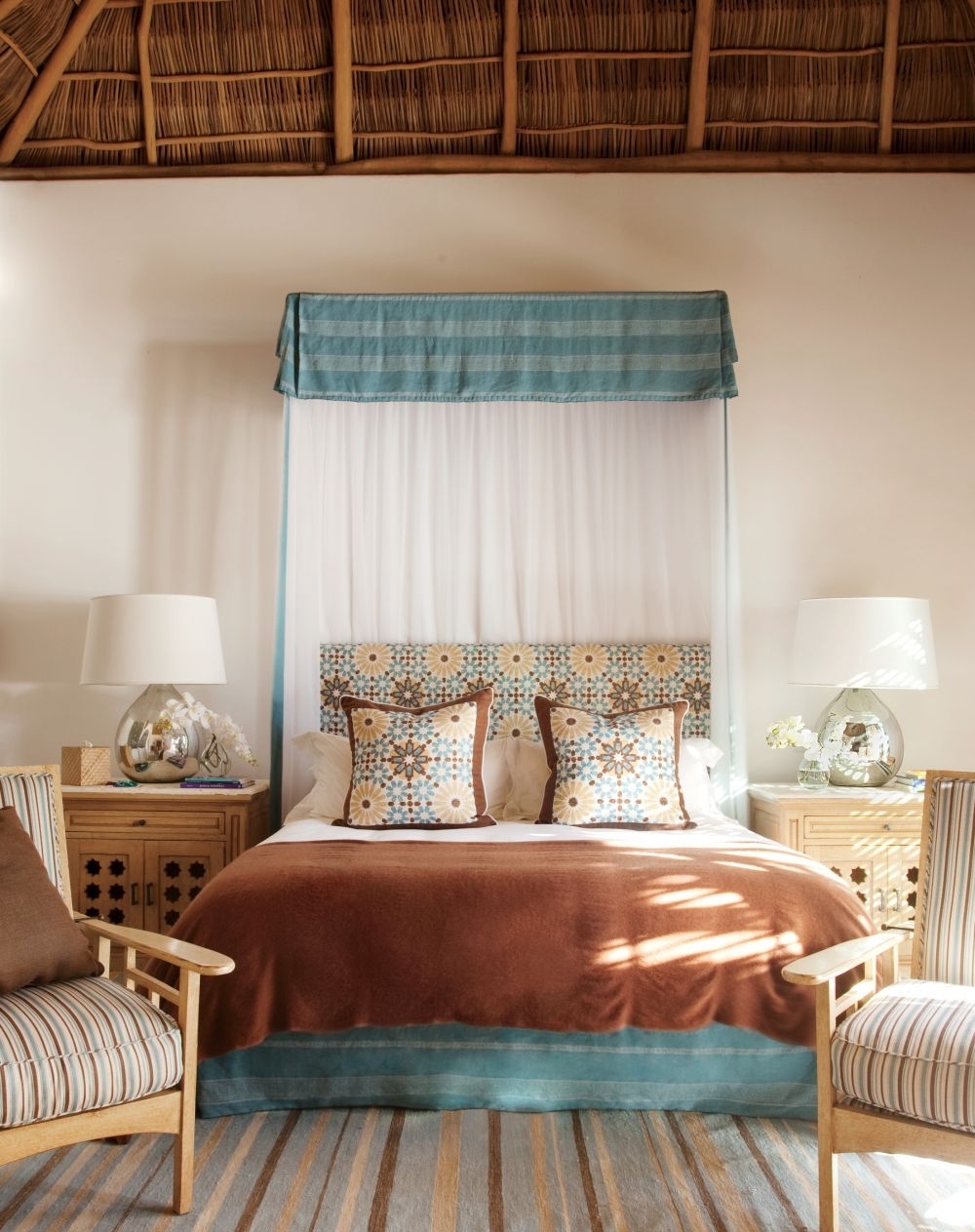 Boho-Chic-Bedroom-with-Rattan-Ceiling