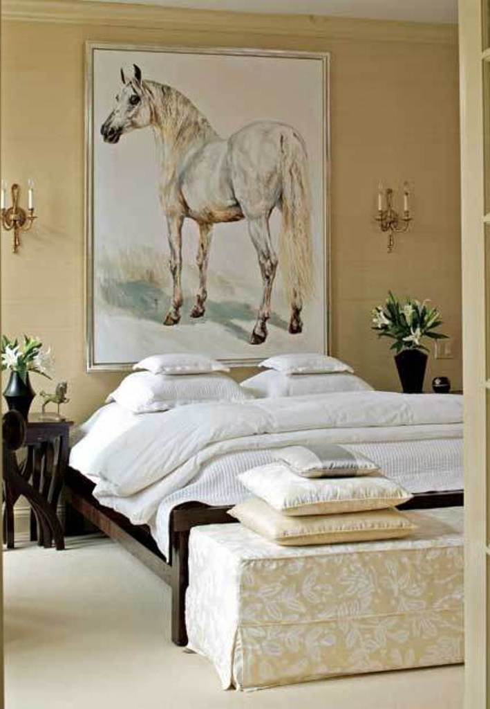 Cool Teenage Bedroom Designs With Horse Themed Painting