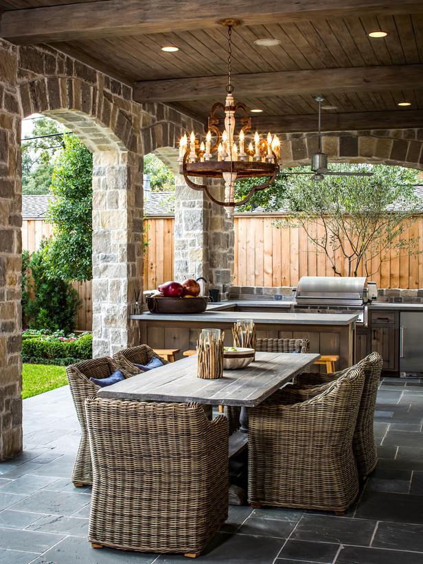 Rustic-Covered-Outdoor-Kitchens-and-Patios