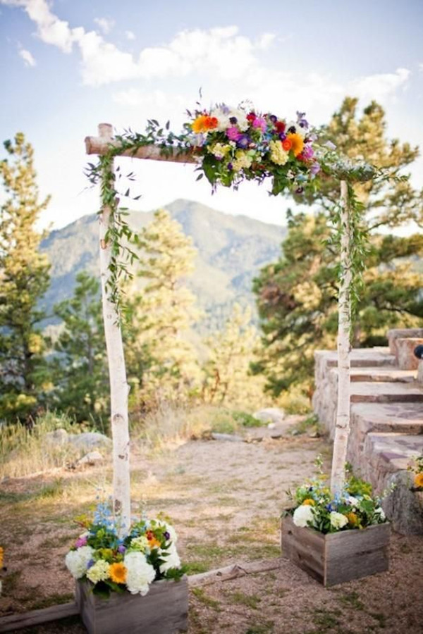 Rustic-Outdoor-Wedding-Arch