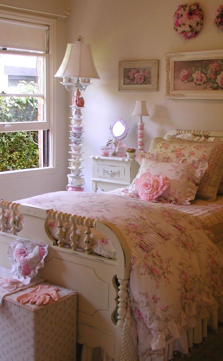 Soft Lighting Cottage Bedroom Decor