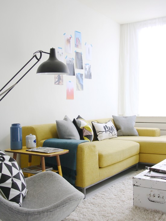 Scandinavian-Living-Room-Design-with-Wall-Art