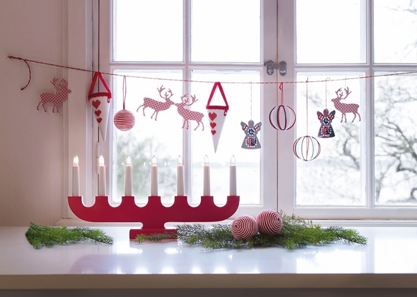 DIY-quick-christmas-window-decoration-ideas-tree-ornaments-banner