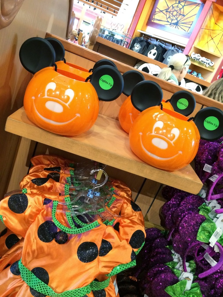 Disney-Halloween-Merchandise-Decorations-Ideas