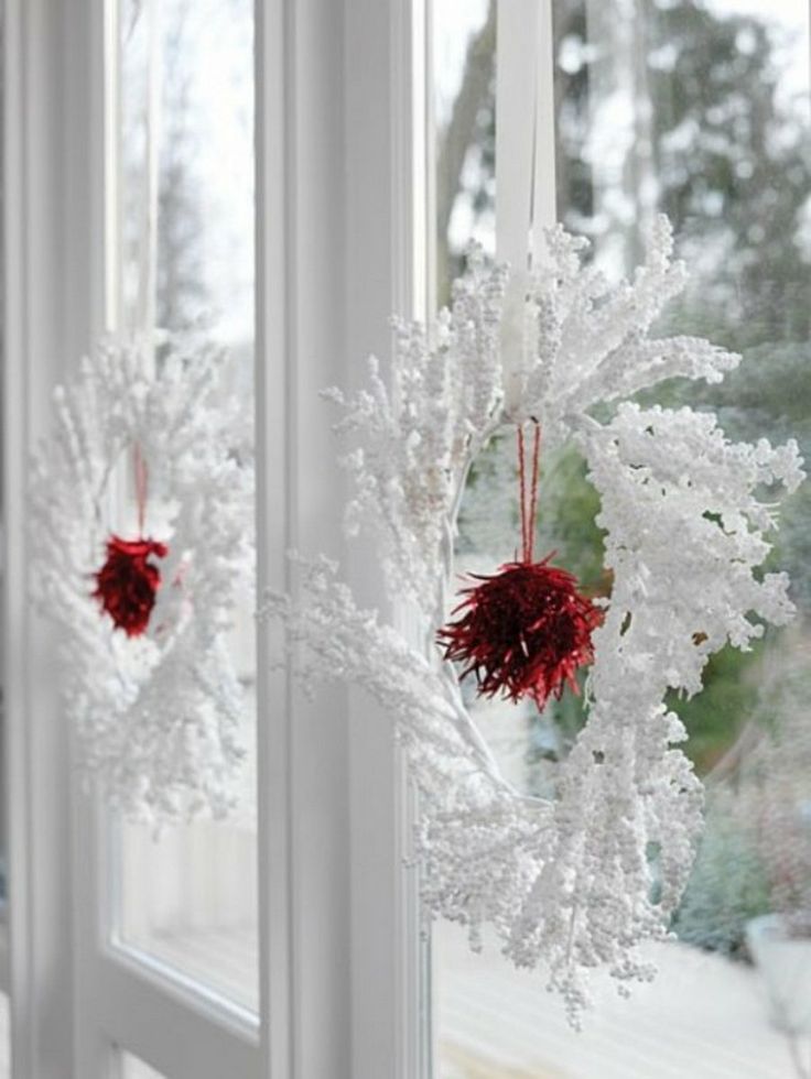 white-christmas-decorations