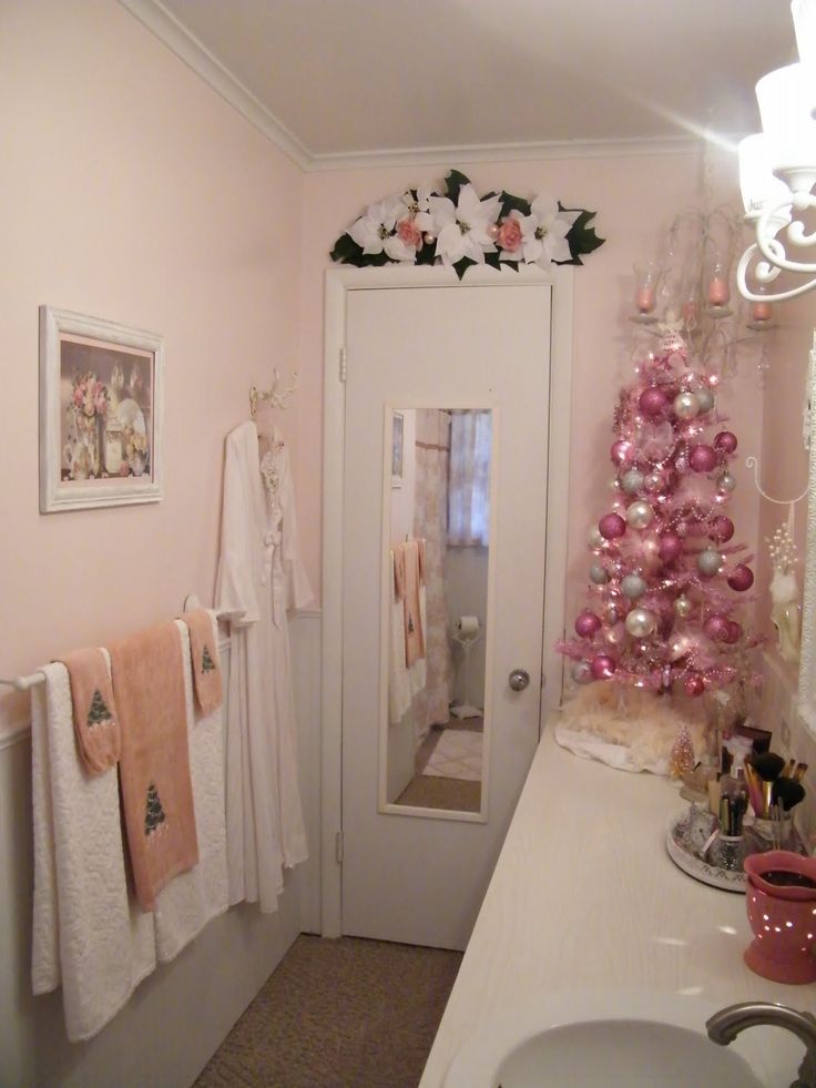 bathroom-christmas-tree-decorations