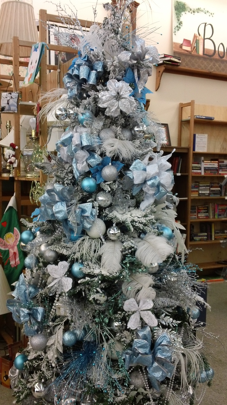 Blue-Christmas-Tree-Decorations