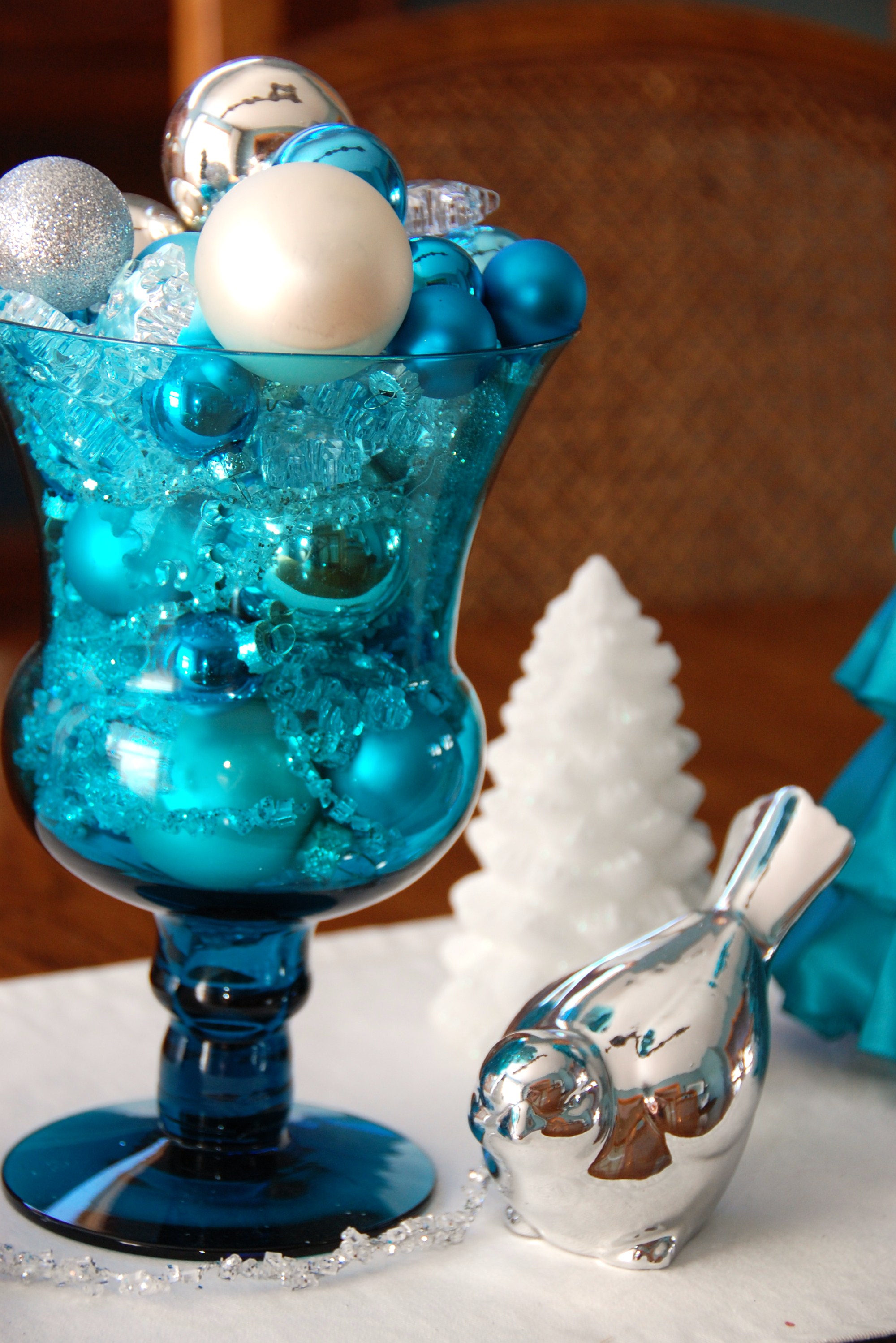 25 Awesome Blue Christmas Decorations Ideas - Interior Vogue
