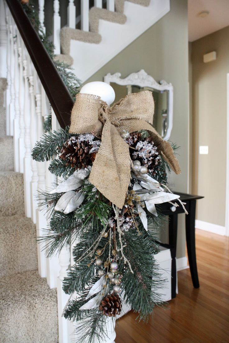 christmas-decorations-with-burlap