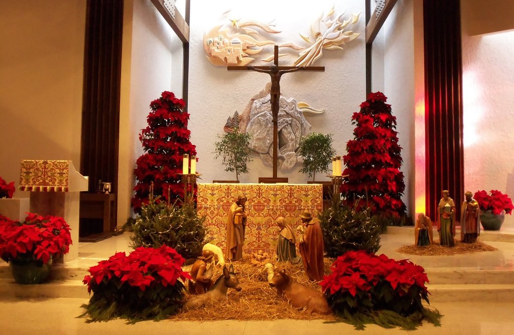 church-christmas-decorations