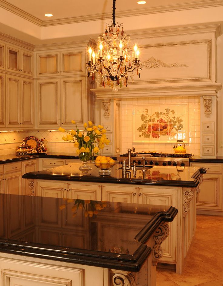 colonial-french-country-kitchen