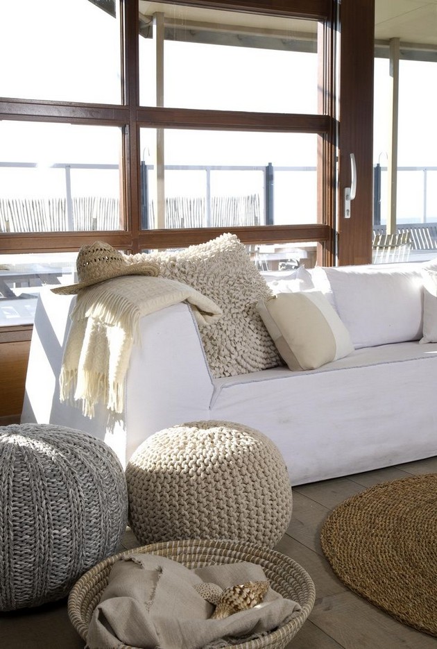 Cool-Beach-Style-Living-Room-Design