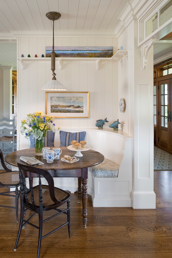 Corner-Craftsman-Dining-Room-Design
