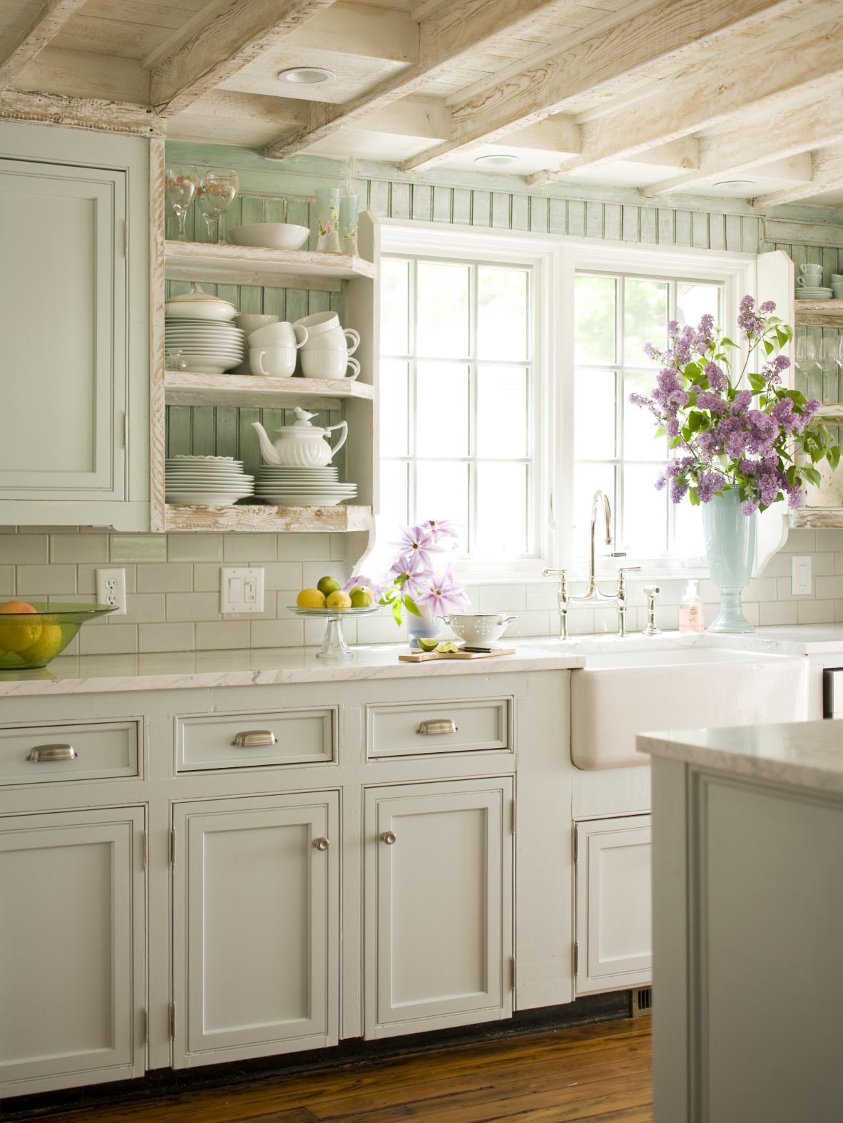french-country-cottage-style-kitchen