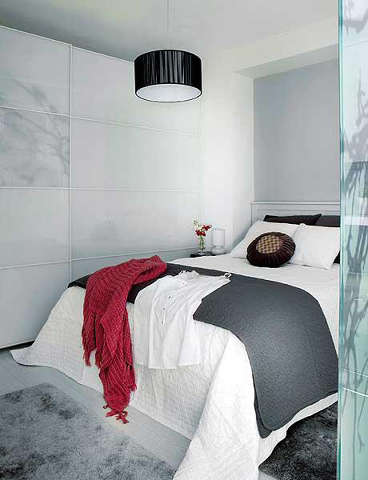 small-apartment-bedroom-design